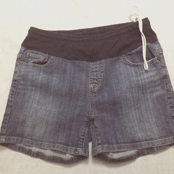 🌹 AMERICAN STAR MATERNITY WOMENS JEANS SHORTS SIZE M 🌹 - Picture 1 of 3